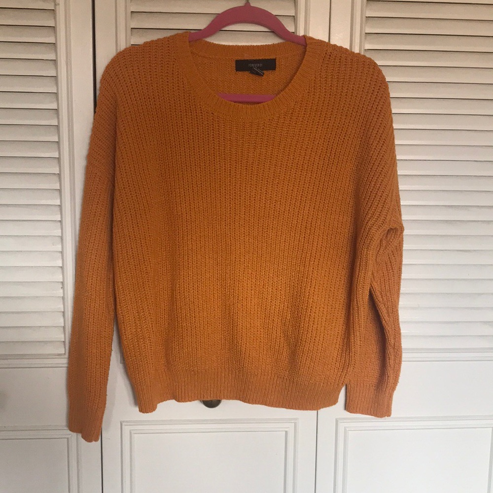 Knitted crew neck sweater